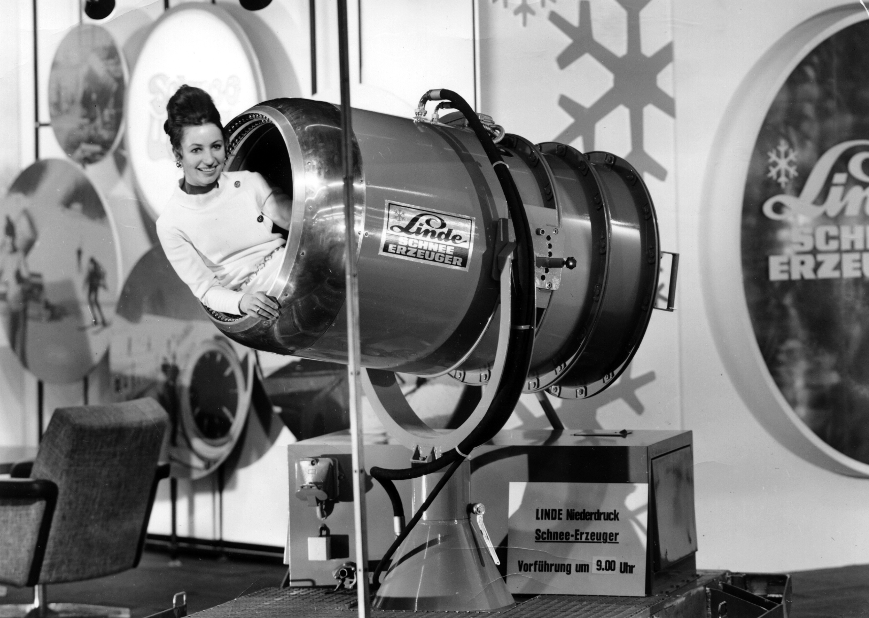 Prototyp der ersten Schneekanone