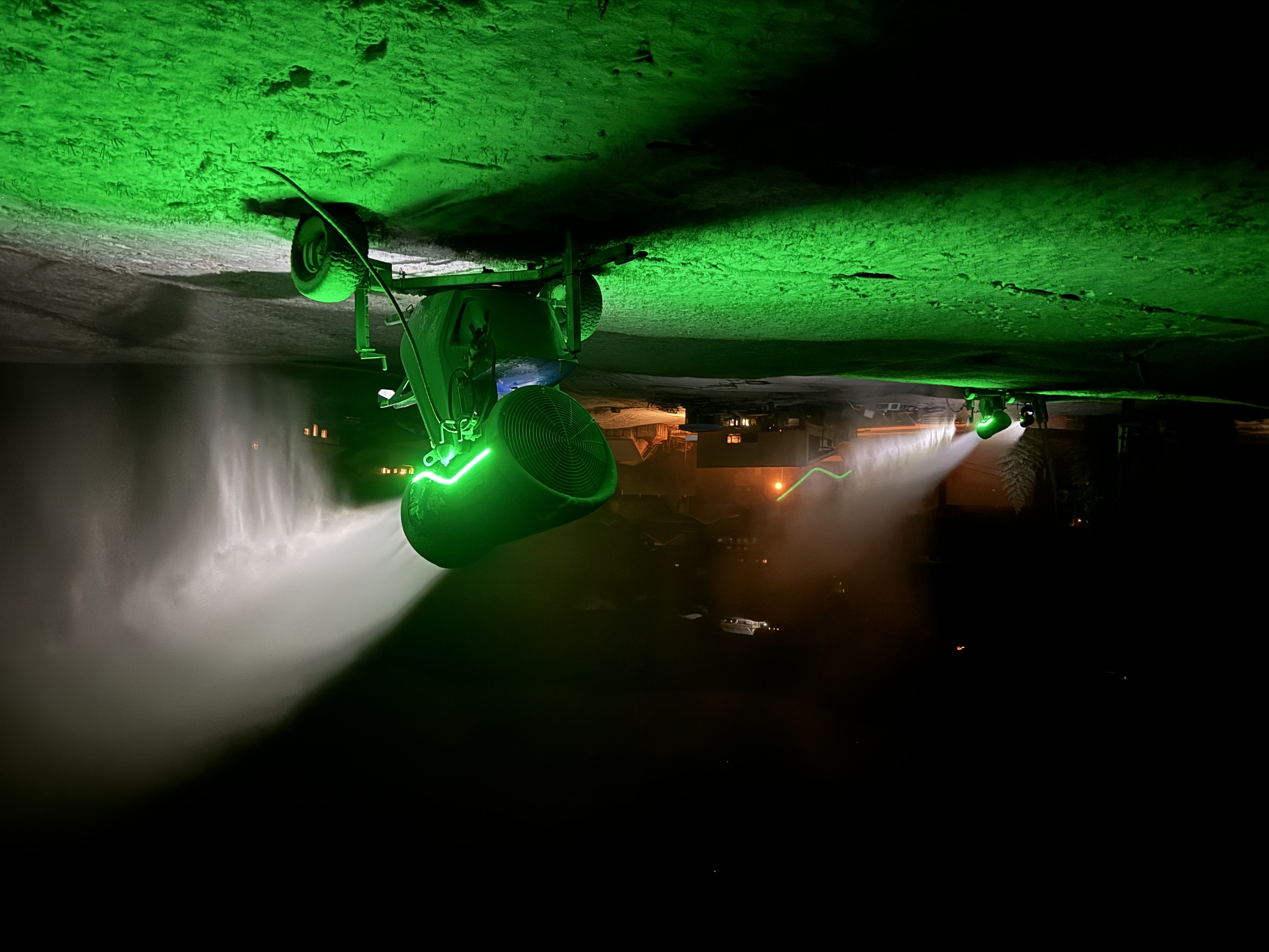 Beschneiung in der Nacht